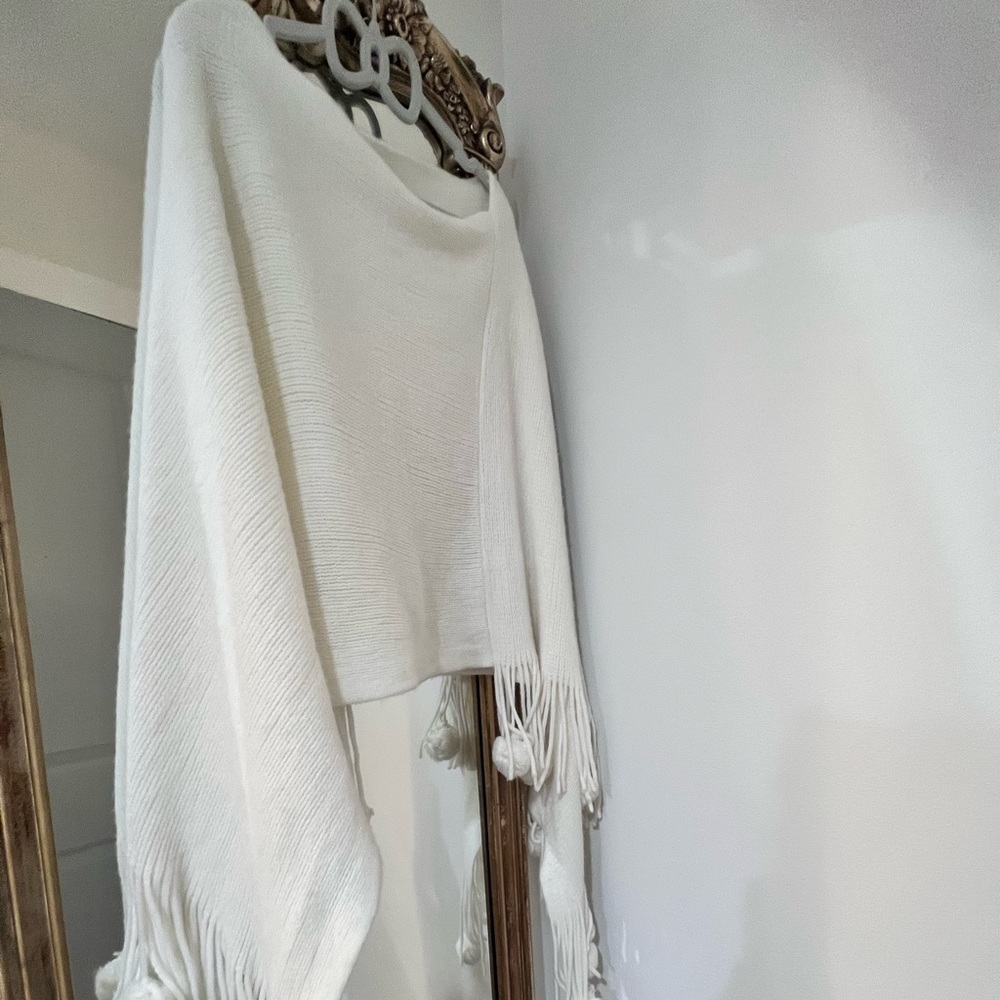 Super cute white/off white cover up